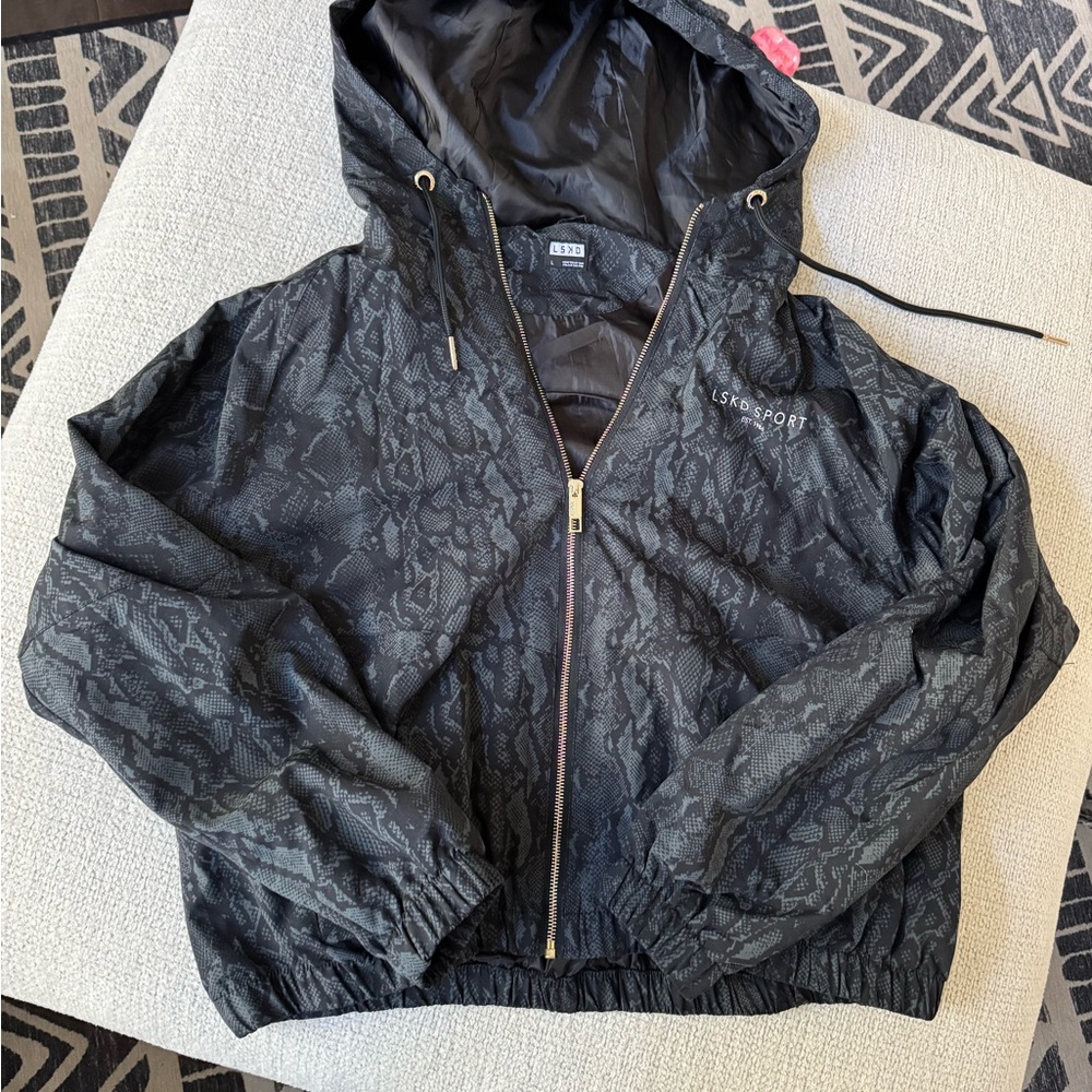 LSKD Black Patterned Hooded rain Jacket